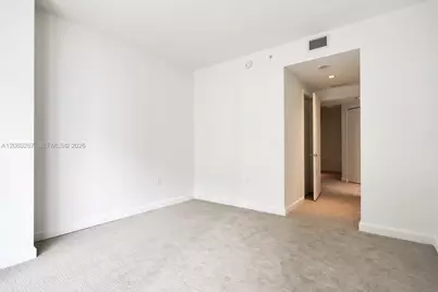 45 SW 9th St #1806, Miami, FL 33130 - Photo 18