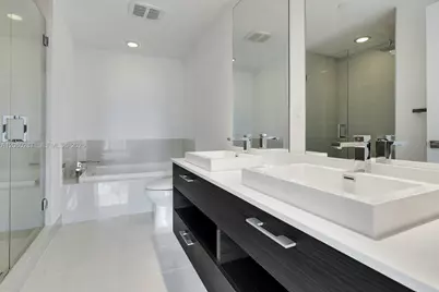 45 SW 9th St #1806, Miami, FL 33130 - Photo 14