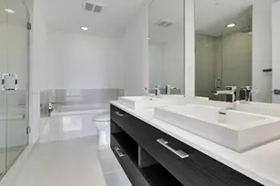 45 SW 9th St, Miami, FL 33130 - Photo 14