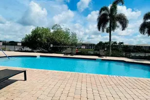 790 SW 107th Ave, Pembroke Pines, FL 33025 - Photo 20