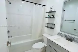 790 SW 107th Ave, Pembroke Pines, FL 33025 - Photo 16