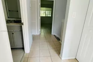 790 SW 107th Ave, Pembroke Pines, FL 33025 - Photo 14