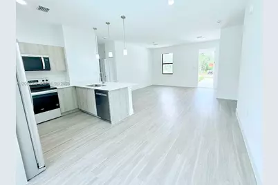 1048 Jay Ct, Labelle, FL 33935 - Photo 2