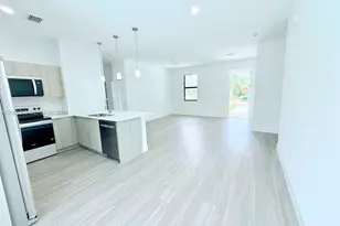 1048 Jay Ct, Labelle, FL 33935 - Photo 2