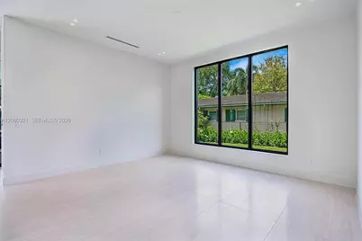 970 NE 92nd St, Miami Shores, FL 33138 - Photo 16