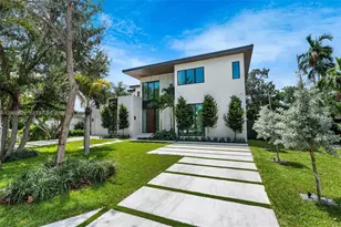 970 NE 92nd St, Miami Shores, FL 33138 - Photo 4