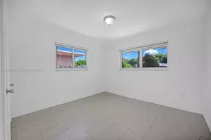 55 NE 165th St, Miami, FL 33162 - Photo 16