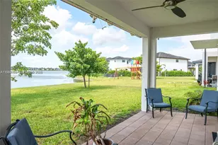 8981 NW 154th Terrace, Miami Lakes, FL 33018 - Photo 14
