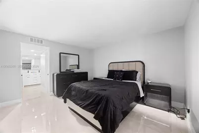 2302 S Cypress Bend Dr #306, Pompano Beach, FL 33069 - Photo 10