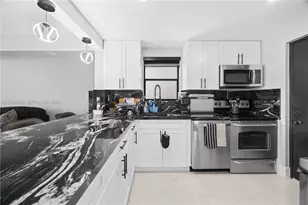 2302 S Cypress Bend Dr, Pompano Beach, FL 33069 - Photo 2