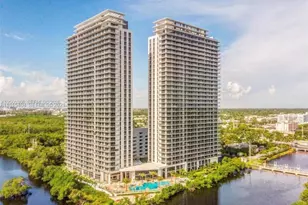 16385 Biscayne Blvd, North Miami Beach, FL 33160 - Photo 1