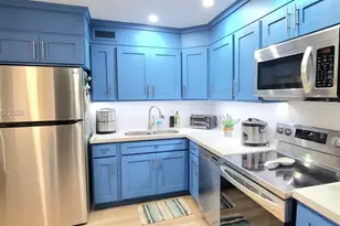 661 NE 195th St, Miami, FL 33179 - Photo 14