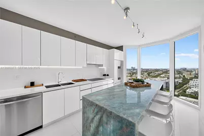300 S Pointe Dr #2104, Miami Beach, FL 33139 - Photo 6