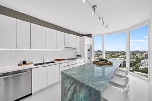 300 South Pointe Dr, Miami Beach, FL 33139 - Photo 6