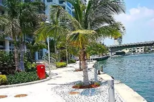 690 SW 1st Ct, Miami, FL 33130 - Photo 2