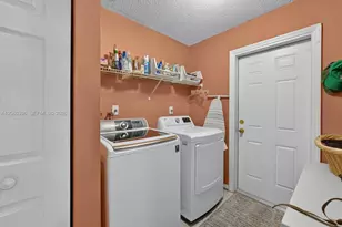 15615 SW 95th Ln, Miami, FL 33196 - Photo 16