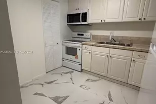 7900 S Colony Cir S, Tamarac, FL 33321 - Photo 2