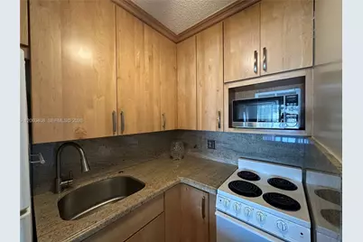 851 Atlantic Shores Blvd #119, Hallandale Beach, FL 33009 - Photo 6