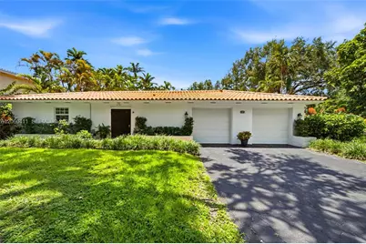 2301 N Greenway Dr, Coral Gables, FL 33134 - Photo 32