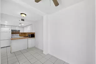 17890 W Dixie Hwy, North Miami Beach, FL 33160 - Photo 12