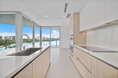 2411 Laguna Circle #306, Miami, FL 33181 - Photo 14