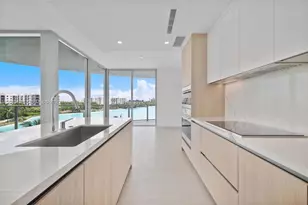 2411 Laguna Cir, Miami, FL 33181 - Photo 14