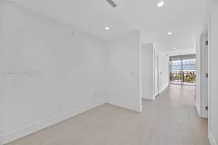 2411 Laguna Cir, Miami, FL 33181 - Photo 8