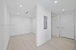2411 Laguna Cir, Miami, FL 33181 - Photo 6