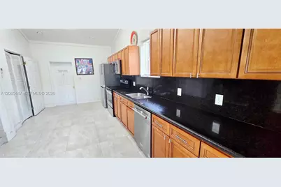 935 NE 149th St, Miami, FL 33161 - Photo 14