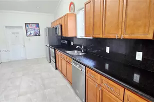 935 NE 149th St, Miami, FL 33161 - Photo 14