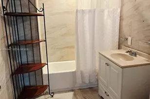 935 NE 149th St, Miami, FL 33161 - Photo 18