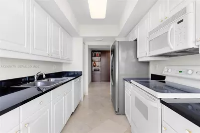 21055 Yacht Club Dr #1804, Aventura, FL 33180 - Photo 10