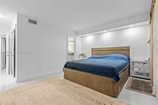 301 NE 14th Ave, Hallandale Beach, FL 33009 - Photo 16