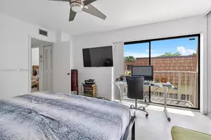839 Blue Ridge Cir, West Palm Beach, FL 33409 - Photo 16