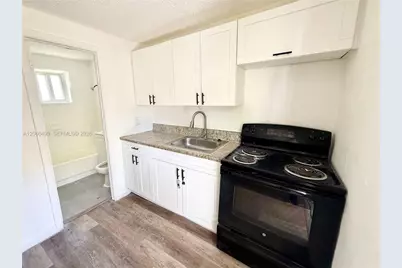 2160 NW 29th St #6, Oakland Park, FL 33311 - Photo 2