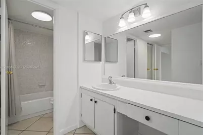 20335 W Country Club Dr #1702, Aventura, FL 33180 - Photo 16