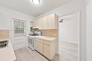 596 NW 109th St, Miami, FL 33168 - Photo 10