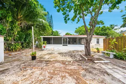 596 NW 109th St, Miami, FL 33168 - Photo 28