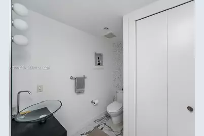 200 Biscayne Boulevard Way #4006, Miami, FL 33131 - Photo 24