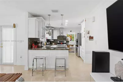 323 NW 136th Pl, Miami, FL 33182 - Photo 22