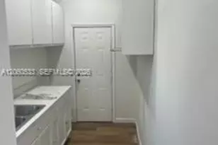 213 NE 27th St, Miami, FL 33137 - Photo 2