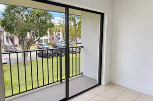 7095 NW 179th St, Hialeah, FL 33015 - Photo 12