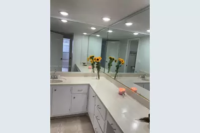 6039 Collins Ave #516, Miami Beach, FL 33140 - Photo 10