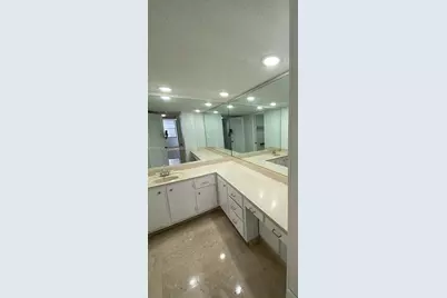 6039 Collins Ave #516, Miami Beach, FL 33140 - Photo 12