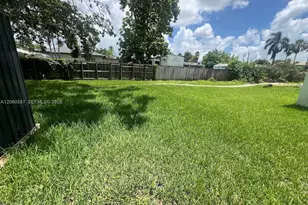738 SW 9th St, Florida City, FL 33034 - Photo 2
