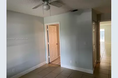 738 SW 9th St, Florida City, FL 33034 - Photo 12
