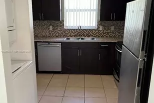 738 SW 9th St, Florida City, FL 33034 - Photo 6