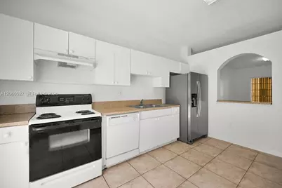 6900 NW 179th St #104-1, Hialeah, FL 33015 - Photo 12