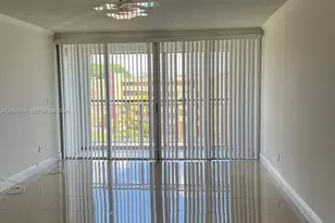 9210 Fontainebleau Blvd, Miami, FL 33172 - Photo 2