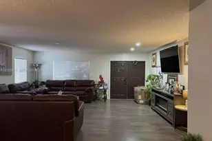 18849 NW 78th Pl, Hialeah, FL 33015 - Photo 2